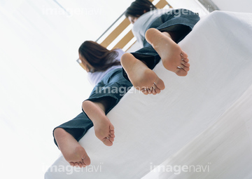足の裏 若い女性 の画像素材 日本人 人物の写真素材ならイメージナビ