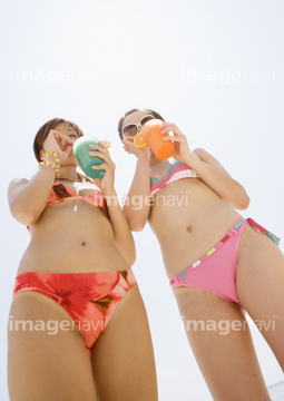 ローアングル 女性 水着 大学生 の画像素材 季節 人物の写真素材ならイメージナビ