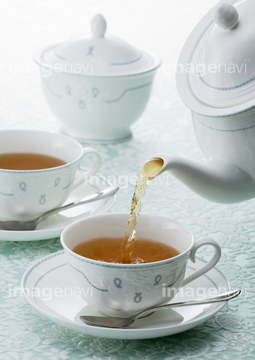 紅茶 注ぐ 淹れる の画像素材 飲み物 食べ物の写真素材ならイメージナビ