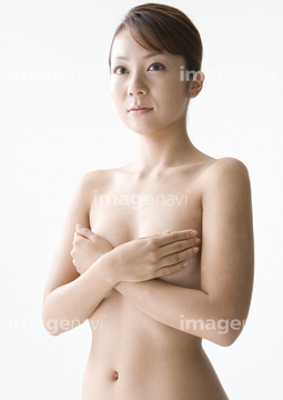女性 おっぱい 日本人 覆う の画像素材 美容 ライフスタイルの写真素材ならイメージナビ