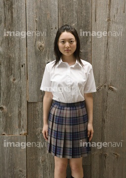 ミニスカ 女子高生 制服 の画像素材 日本人 人物の写真素材ならイメージナビ
