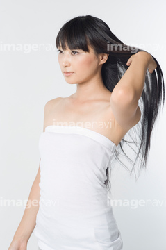 髪 かきあげる の画像素材 構図 人物の写真素材ならイメージナビ