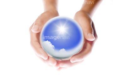 ボール 持つ 手 水晶玉 明るい 明暗 の画像素材 イラスト Cgの写真素材ならイメージナビ