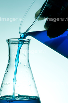 科学 テクノロジー 科学 実験器具 装置 三角フラスコ 注ぐ 化学 ビーカー の画像素材 写真素材ならイメージナビ