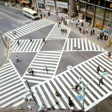 乗り物 交通 道路 交差点 新宿区 スクランブル交差点 の画像