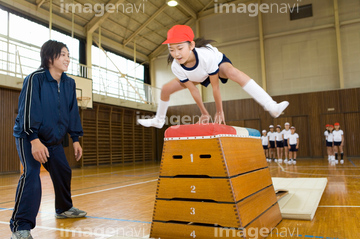 いろいろ 跳び箱 を 飛ぶ