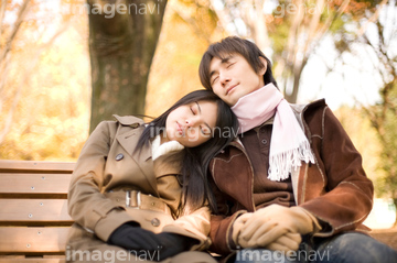 恋人 睡眠 寄り添う うたた寝 茶色 の画像素材 家族 人間関係 人物の写真素材ならイメージナビ