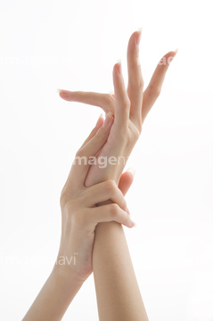 女性 手 掴む 手首 の画像素材 介護 福祉 医療 福祉の写真素材ならイメージナビ