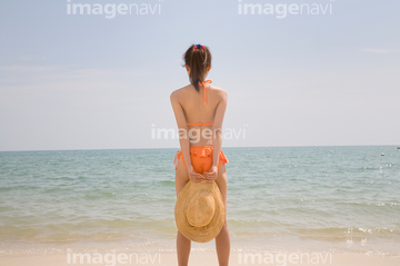 人物 日本人 女性 後ろ向き 水着 の画像素材 写真素材ならイメージナビ