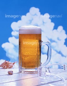 水滴 生ビール 青空 の画像素材 飲み物 食べ物の写真素材ならイメージナビ