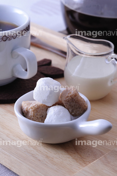 砂糖 角砂糖 盆 容器 コーヒーミルク 乳製品 の画像素材 飲み物 食べ物の写真素材ならイメージナビ