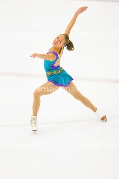 フィギュアスケート ポーズ 腕を伸ばす の画像素材 ウィンタースポーツ スポーツの写真素材ならイメージナビ