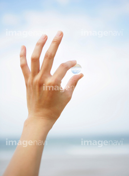 つまむ 手 の画像素材 体のパーツ 人物の写真素材ならイメージナビ つまむ 手 の画像素材 体のパーツ 人物の写真素材ならイメージナビ