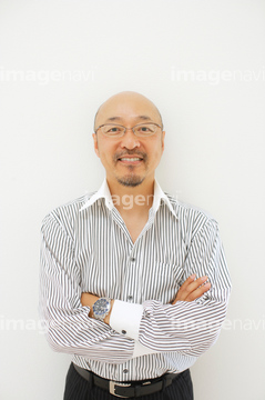 スキンヘッド 日本人 ジェスチャー の画像素材 日本人 人物の写真素材ならイメージナビ