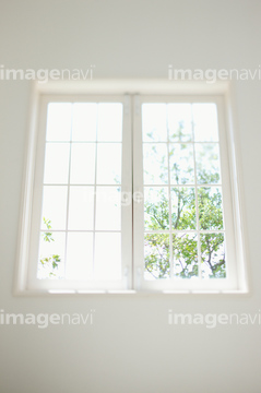 格子窓 両開き式 の画像素材 エクステリア 建具の写真素材ならイメージナビ