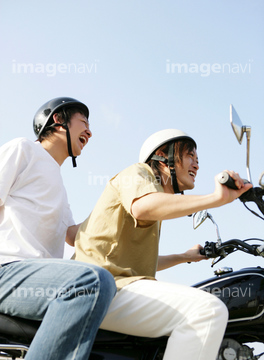 バイク 運転 男性 日本人 の画像素材 構図 人物の写真素材ならイメージナビ