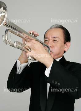 トランペット奏者 の画像素材 ビジネス 人物の写真素材ならイメージナビ