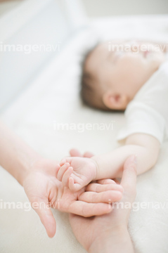 赤ちゃん 子供 日本人 母 ジェスチャー 手を合わせる の画像素材 日本人 人物の写真素材ならイメージナビ