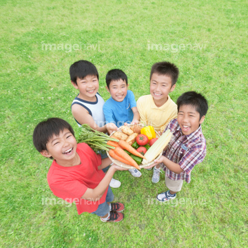 子ども 農業 日本人 5人 ロイヤリティフリー の画像素材 家族 人間関係 人物の写真素材ならイメージナビ