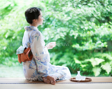 横座り の画像素材 日本人 人物の写真素材ならイメージナビ