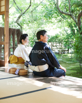 着物 座る 男性 全身 の画像素材 日本人 人物の写真素材ならイメージナビ
