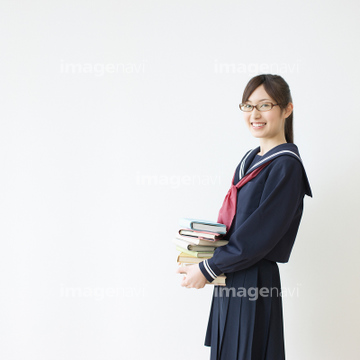 セーラー服 横向き 笑顔 の画像素材 年齢 人物の写真素材ならイメージナビ