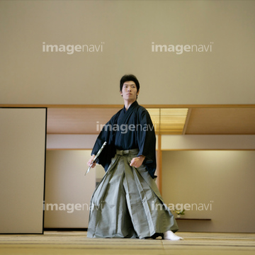 男性 袴 ポーズ 和服 の画像素材 外国人 人物の写真素材ならイメージナビ