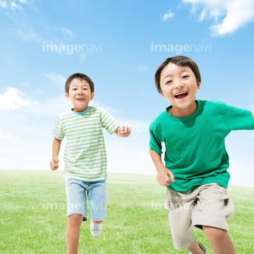 半ズボン 少年 黒髪 活発 の画像素材 秋 冬の行事 行事 祝い事の写真素材ならイメージナビ