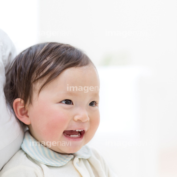 女性 日本人 笑顔 1人 赤ちゃん 子供 ロイヤリティフリー の画像素材 日本人 人物の写真素材ならイメージナビ