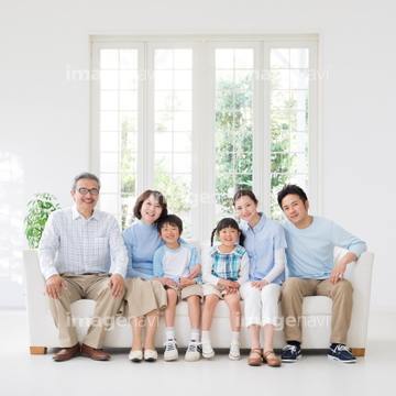 Imagenavirf写真 日本人の家族 ロイヤリティフリー の画像素材 料理 食事 ライフスタイルの写真素材ならイメージナビ
