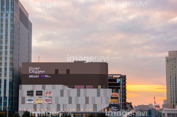 ダイバーシティ東京 の画像素材 都会 町並 建築の写真素材ならイメージナビ