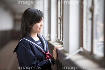 セーラー服 横向き の画像素材 日本人 人物の写真素材ならイメージナビ