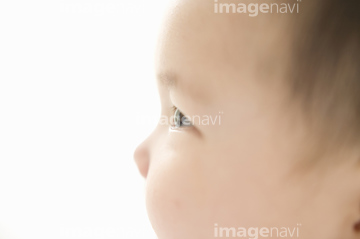 赤ちゃん 横顔 の画像素材 赤ちゃん 育児 ライフスタイルの写真素材ならイメージナビ