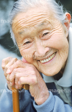まとめ髪 田舎 おばあちゃん の画像素材 家族 人間関係 人物の写真素材ならイメージナビ