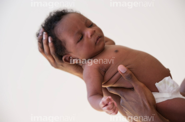 赤ちゃん 黒人 かわいい の画像素材 外国人 人物の写真素材ならイメージナビ