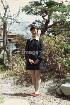 日本人 女性 ミニスカート 全身 高校生 の画像素材 季節 イベント イラスト Cgの写真素材ならイメージナビ