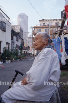 割烹着 レトロ の画像素材 家族 人間関係 人物の写真素材ならイメージナビ 割烹着 レトロ の画像素材 家族 人間関係 人物の写真素材ならイメージナビ