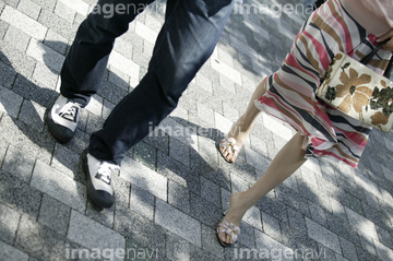男 歩く 正面 イラスト シルエット 子供 足の部分 アジア人 スカート の画像素材 構図 人物の写真素材ならイメージナビ