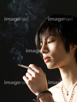 タバコ 横顔 男性 若者 の画像素材 外国人 人物の写真素材ならイメージナビ