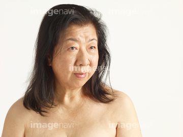 年配の女性 裸 の画像素材 外国人 人物の写真素材ならイメージナビ