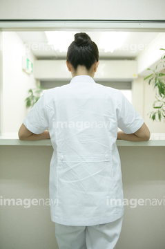 白衣 後姿 の画像素材 医療 福祉の写真素材ならイメージナビ