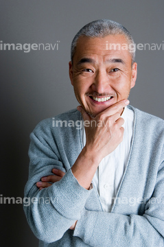 坊主頭 白髪 の画像素材 年齢 人物の写真素材ならイメージナビ