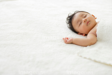 赤ちゃん 寝顔 外国人 パキスタン人 の画像素材 日本人 人物の写真素材ならイメージナビ