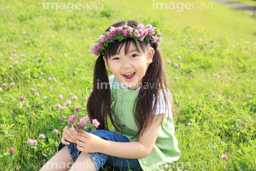 花 少女 花かんむり の画像素材 外国人 人物の写真素材ならイメージナビ