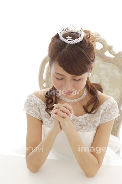 祈ります の画像素材 お祝い事 弔事 ライフスタイルの写真素材ならイメージナビ