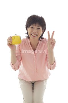 前かがみ 正面 陽気 中腰 の画像素材 イラスト Cgの写真素材ならイメージナビ