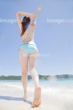 人物 日本人 女性 後ろ向き 水着 の画像素材 写真素材ならイメージナビ