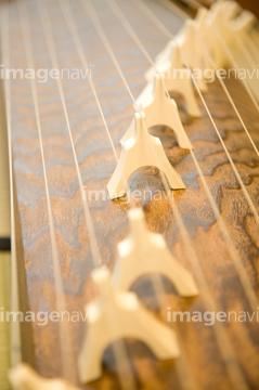 オブジェクト 楽器 和楽器 琴 の画像素材 写真素材ならイメージナビ