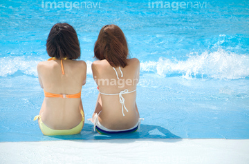 女性 座る 水着 体育座り の画像素材 ダイエット フィットネスの写真素材ならイメージナビ