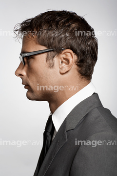 白人 男性 横顔 40代 ビジネスマン の画像素材 ビジネスパーソン ビジネスの写真素材ならイメージナビ